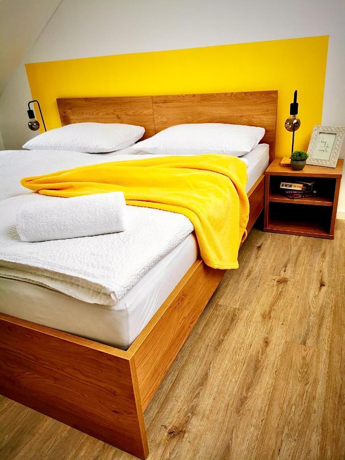מריבור Rainbow House Rooms מראה חיצוני תמונה