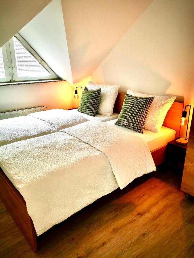 מריבור Rainbow House Rooms מראה חיצוני תמונה